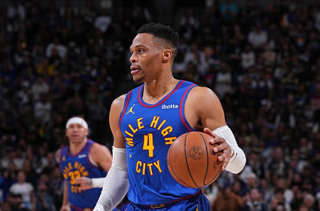 包含NBA将于本周末开打，球迷翘首期待顶级对决的词条