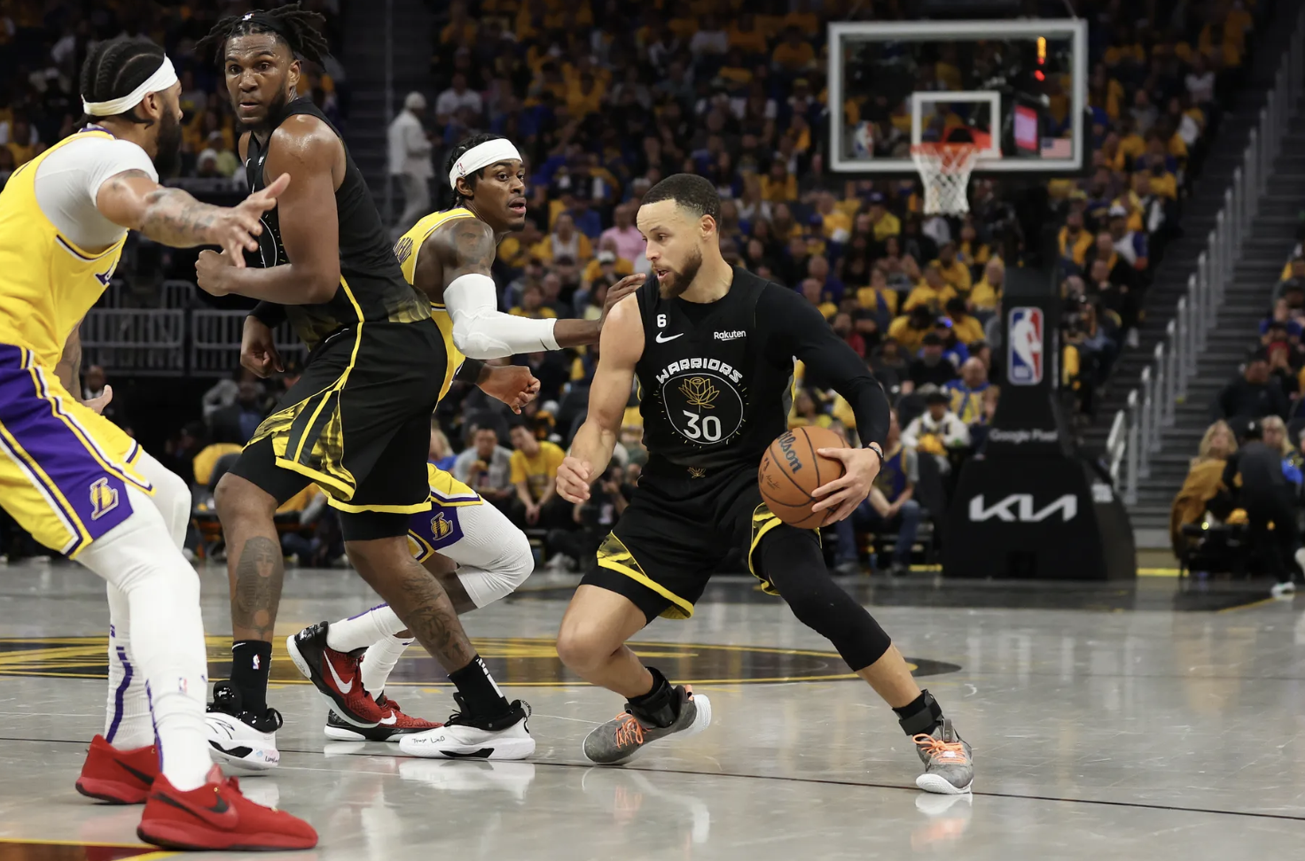 pg电子官网-SHR爆冷T1，Mickey三分雨点燃全场的简单介绍