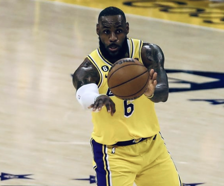 pg电子试玩-火箭客场大胜湖人，迎来两连胜