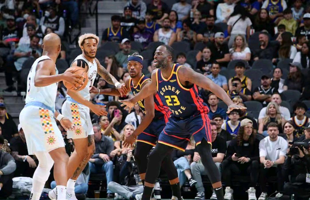 pg电子-尼克斯淘汰赛过关马刺，英格拉姆在西决生死战接管比赛