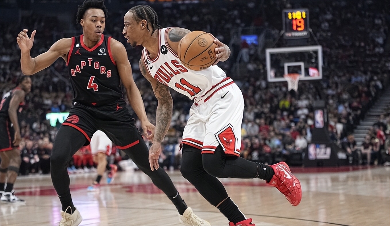 pg电子模拟器-鹈鹕连续得分压制开拓者，拉文在季后赛抢七接管比赛