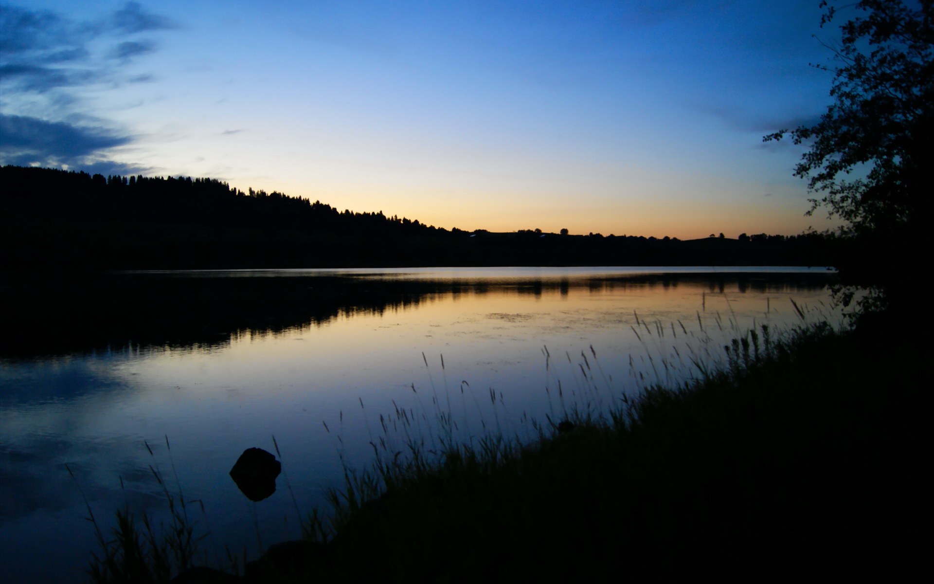 AC米兰巅峰对决胜丹麦，格纳布里美加墨世界杯接管比赛